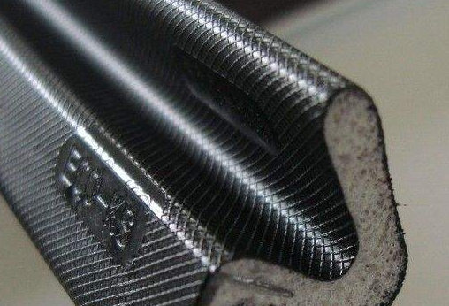 质量差的自粘门窗密封条应该怎样辨别?(pic1) 质量差的自粘门窗密封条应该怎样辨别?(pic1)